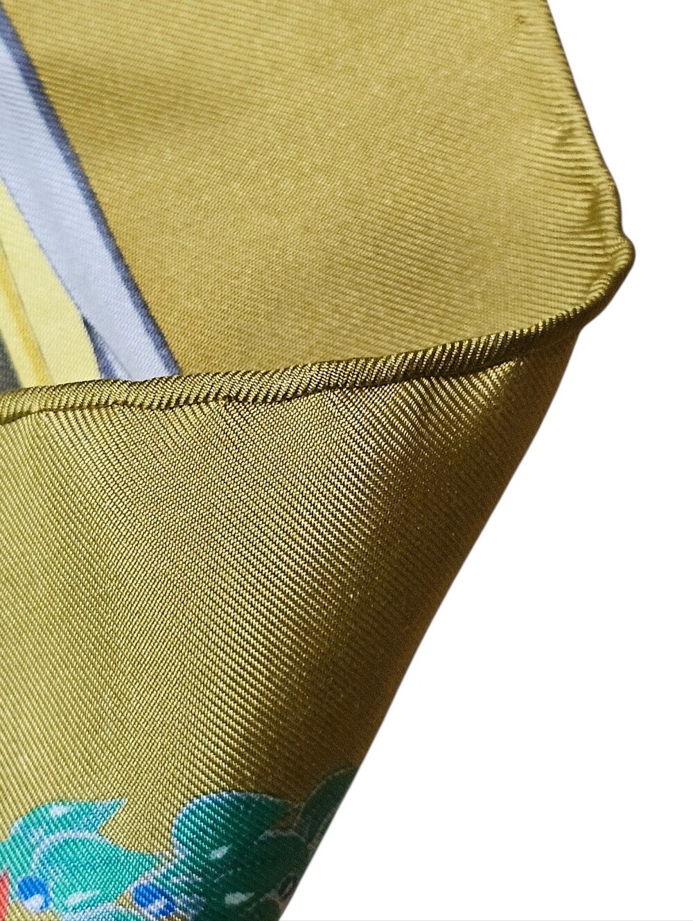 GUCCI SCARF - Picture 6 of 16
